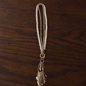 Gold and white beads necklace